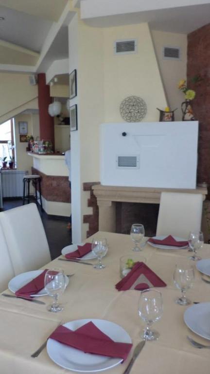 Happy Ring Guest Rooms Haskovo Bagian luar foto